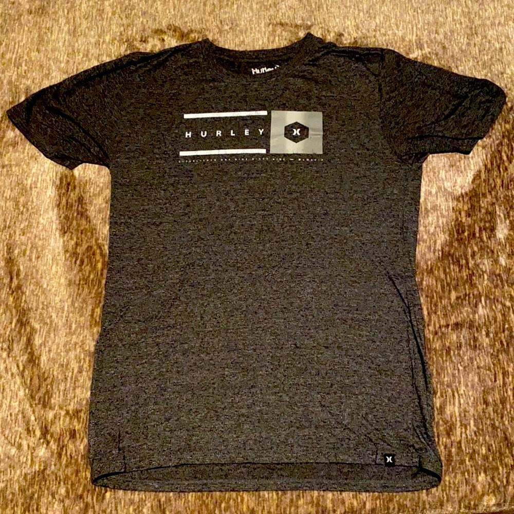 Hurley T-shirts Multiple Graphic Styles Size Small